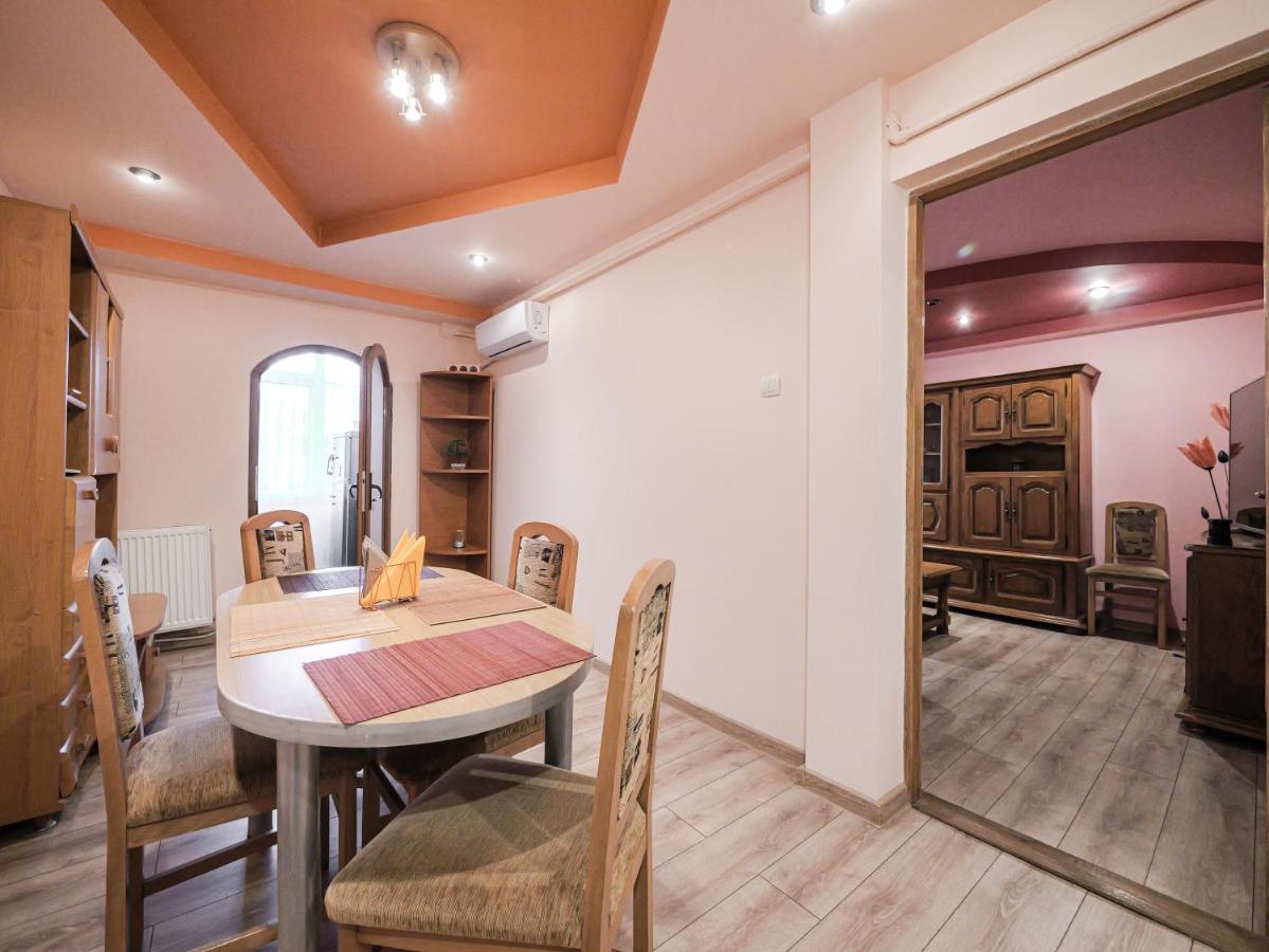 Apartament Centrul Vechi Curtea de Argeş Exterior foto