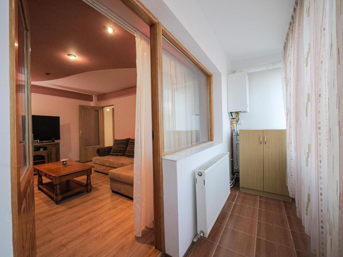 Apartament Centrul Vechi Curtea de Argeş Exterior foto