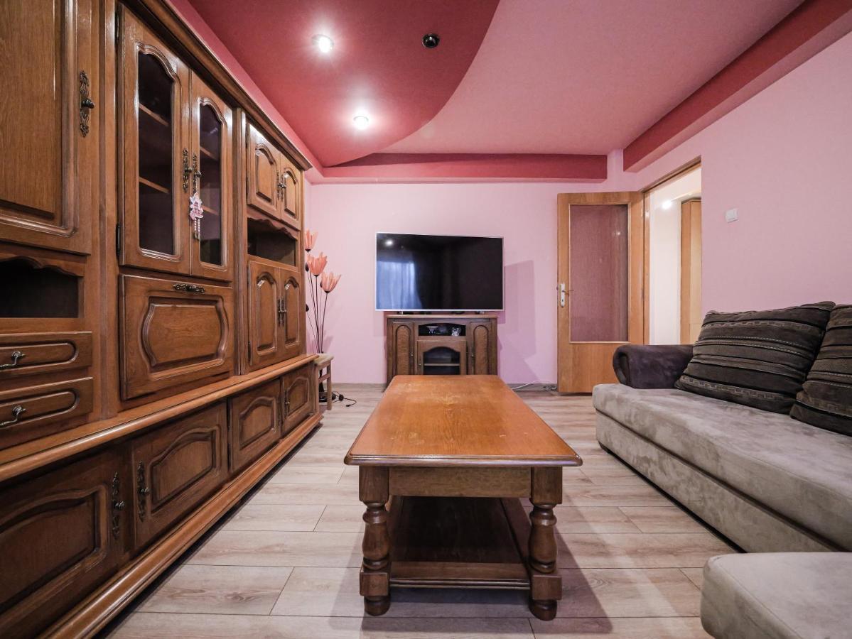 Apartament Centrul Vechi Curtea de Argeş Exterior foto