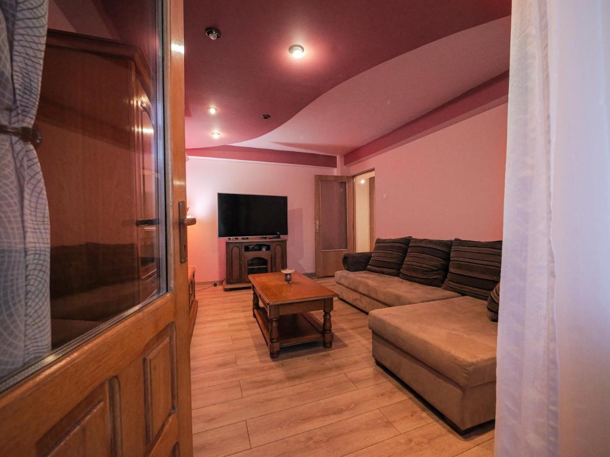 Apartament Centrul Vechi Curtea de Argeş Exterior foto