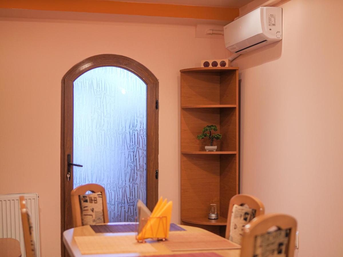 Apartament Centrul Vechi Curtea de Argeş Exterior foto