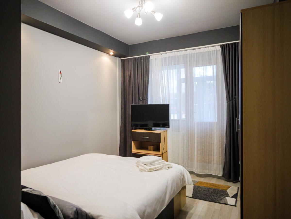 Apartament Centrul Vechi Curtea de Argeş Exterior foto